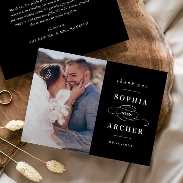 Cartão De Agradecimento Foto Clássica de Casamento Preto e Branco (Elegant Type Black and White Photo Wedding Thank You Card.)