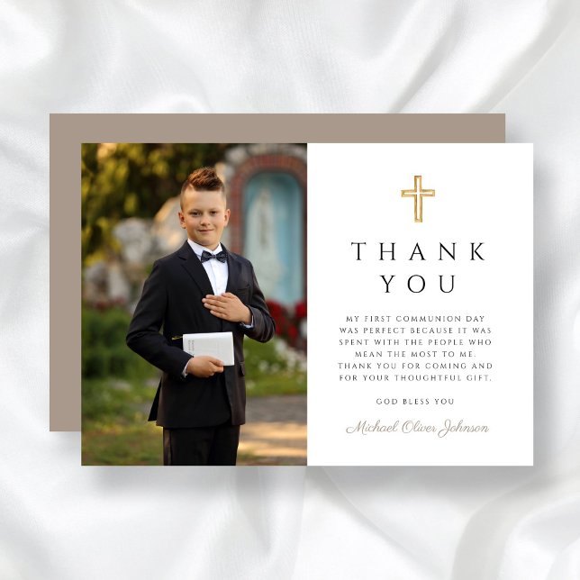 Cartão De Agradecimento Foto da Primeira Comunhão Elegante Taupe Cross Boy (Elegant Taupe Cross Boy First Communion Photo Thank You Card)