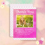 Cartão De Agradecimento Foto de Aniversário da Garota-Padrão Cor-de-Rosa B<br><div class="desc">Cartões de agradecimentos De Aniversário Da Garota-Padrão Cor-De-Rosa. A placa é cor-de-rosa com um pequeno padrão de estrelas na frente e no verso. Personalize com sua foto e seu nome. Excelente para a festa de aniversário da menina.</div>