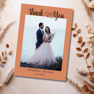 Cartão De Agradecimento Foto de casamento com script de terracota moderno