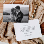 Cartão De Agradecimento Foto de Casamento de Script de Caligrafia Moderna<br><div class="desc">Este cartões de agradecimentos de casamento plano apresenta sua foto de casamento de cheio,  com a cobertura de roteiro de caligrafia. Personalize seu obrigado especial de casamento que você está atrás ou remova-o para deixar o vazio de trás para sua mensagem manuscrita de obrigados.</div>