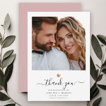 Cartão De Agradecimento Foto de casamento Dourado do Rosa de Caligrafia Mo<br><div class="desc">Este moderno chic imprimiu rosa gold core,  obrigado a notar que apresenta caligrafia com script,  escrita escrita em letra mão,  ao lado dos seus nomes na elegante serifpografia sob sua foto favorita de casamento. Esta é a versão branca e rosa esbranquiçada.</div>
