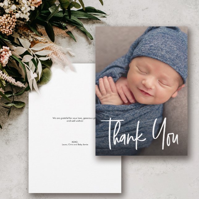Cartão De Agradecimento Foto de Chá de fraldas Personalizado Moderno com F (Modern handlettering script baby boy photo shower thank you card.)