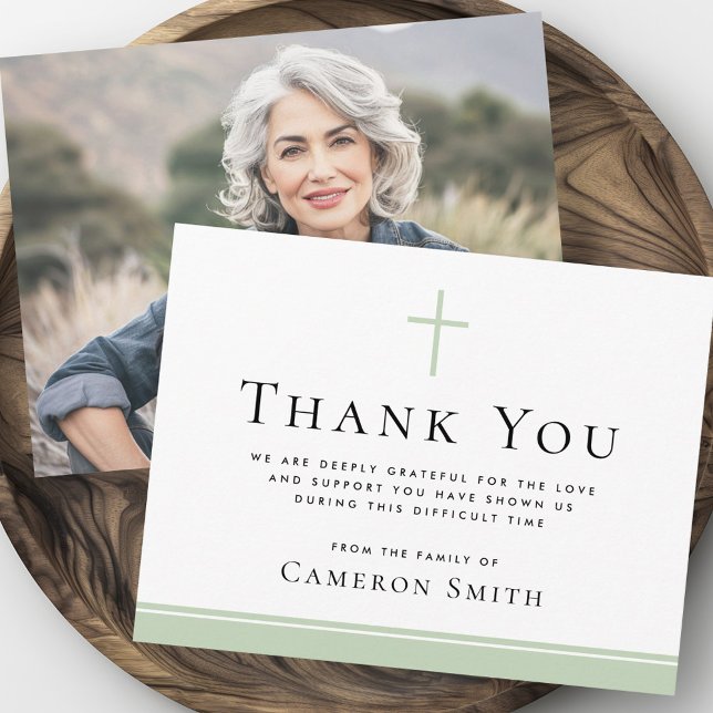 Cartão De Agradecimento Foto de compaixão pela cruz verde-clara do sábio (Light sage green cross funeral sympathy photo thank you card)