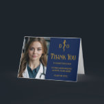 Cartão De Agradecimento Foto de Graduação Osteopática Dourada Azul-marinho<br><div class="desc">Este marinho azul e ouro personalizado de graduação em medicina osteopática agradece cartas para um médico do ou osteopata apresenta um símbolo médico osteopático caduceus e seu nome de faculdade para a classe de 2025. Personalize com seu ano de graduação um cartões de agradecimentos de formando universitário personalizado de excelente....</div>
