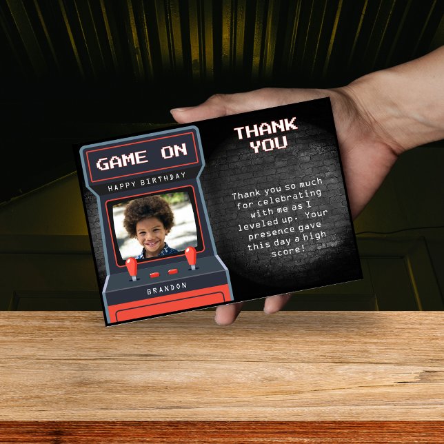 Cartão De Agradecimento Foto de Jogo de Arcade em Parede de Tijolos Retro (Criador carregado)