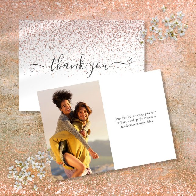 Cartão De Agradecimento Foto de Roteiro de Brilho Dourado Rosa Moderno Sim (Simple Modern Rose Gold Glitter Script Photo Thank You Card)