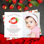 Cartão De Agradecimento Foto do primeiro aniversario de Morango de Pequeno<br><div class="desc">Diga obrigado seu estilo com essas fotos de primeiro aniversario de tendências,  obrigado,  cartas. A foto e o texto do modelo é fácil de personalizar e sua família e amigos ficarão entusiasmados quando receberem esse obrigado fabuloso.</div>
