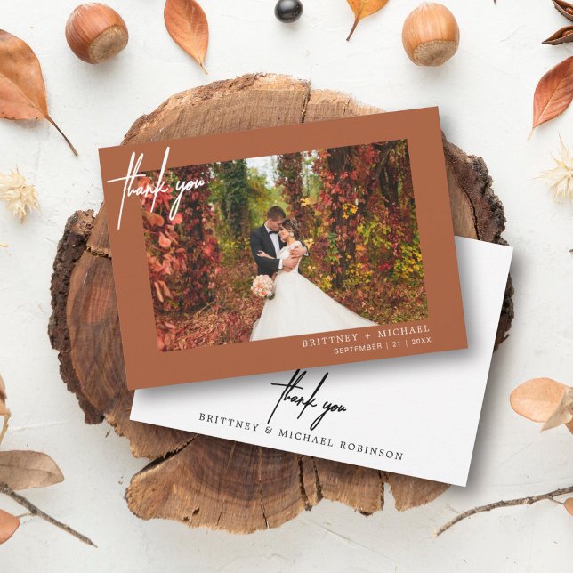 Cartão De Agradecimento Foto Moderna, Letrez, Terracotta (Modern elegant wedding thank you card with a wedding photo on the front and simple hand written font)