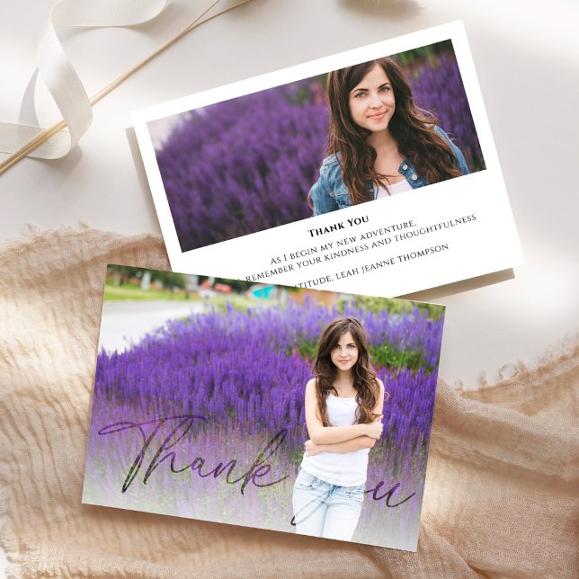 Cartão De Agradecimento Foto personalizada de script de caligrafia de grad (Thank you card with simple minimalist photo typography design.)