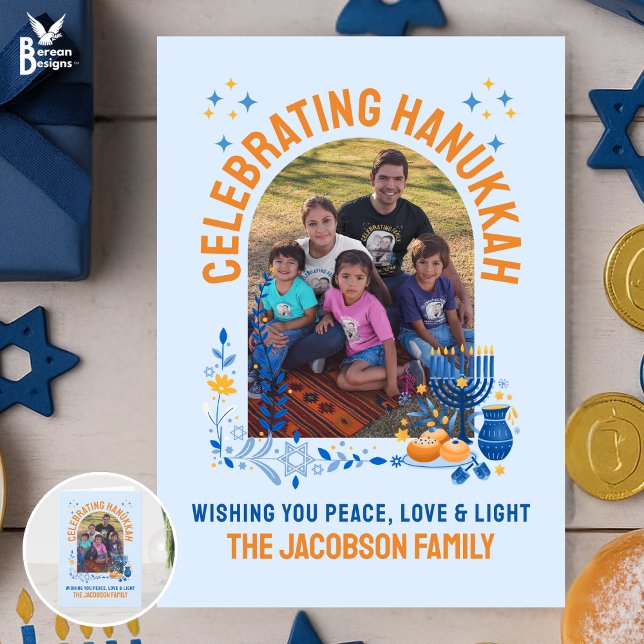 Cartão De Agradecimento Foto personalizável da FAMÍLIA HANUKKAH (Celebrating HANUKKAH card with CUSTOMIZABLE PHOTO AND TEXT for your family. Matching gifts available)