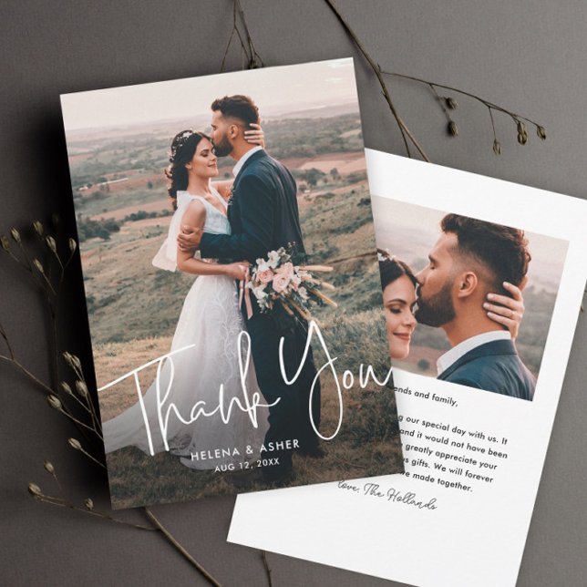 Cartão De Agradecimento Foto Simples de Casamento de Script Moderno (Simple wedding photo thank you card with overlay typography in white.)