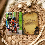 Cartão De Agradecimento Foto Vintage Pirate Festa de aniversário Ahoy Mate<br><div class="desc">Apresentando nosso Cartões de agradecimentos de Festa de aniversário de Pirata de Foto - a maneira perfeita de expressar gratidão com um toque de charme de balde! O nosso cartões de agradecimentos apresenta imagens cativantes de temas piratas, completas com crânio e ossos cruzados, mapas de tesouro e pergaminho meteorológico, evocando...</div>