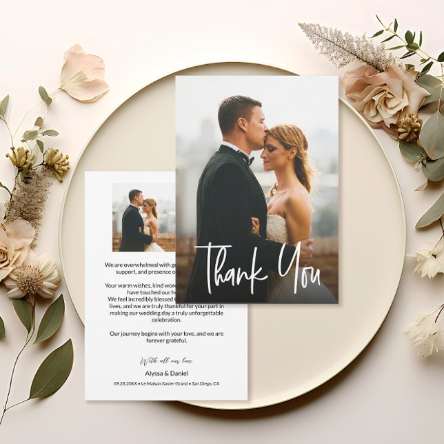 Cartão De Agradecimento Fotos de Casamento Moderno em Chic Elegante (Modern Typography Custom wedding photos thank you card.)
