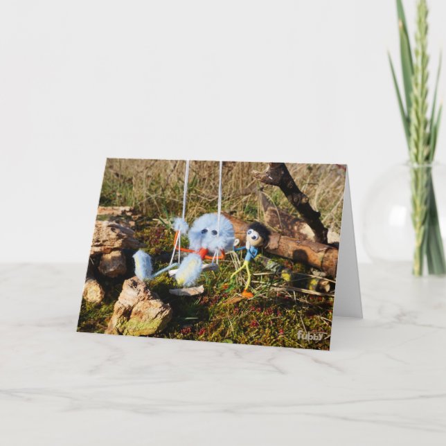 Cartão De Agradecimento Fubby poppetje dat een monster duwt op schommel. (Frente)