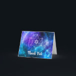 Cartão De Agradecimento Galáxia Roxa Moderna Bar Mitzvah Dobrada<br><div class="desc">Crie o seu bar legal mitzvah, obrigado cartas em uma galáxia única, azul e roxa, chamada modelo DIY. Este design do universo apresenta a arte nebulosa de aquarela de Raphaela Wilson em um céu noite escuro brilhando com estrelas. A Estrela Judia de David e a espiral espacial são opcionais, e...</div>