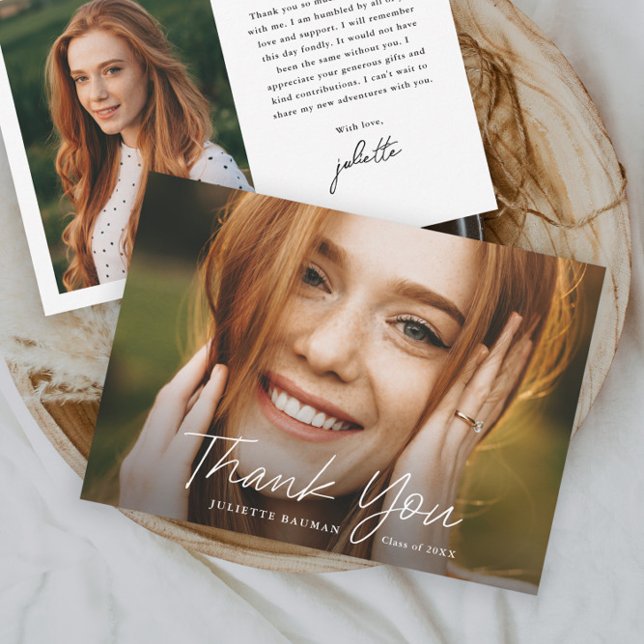 Cartão De Agradecimento Graduação de Foto Simples de Script Moderno (Simple modern script photo graduation thank you card.)