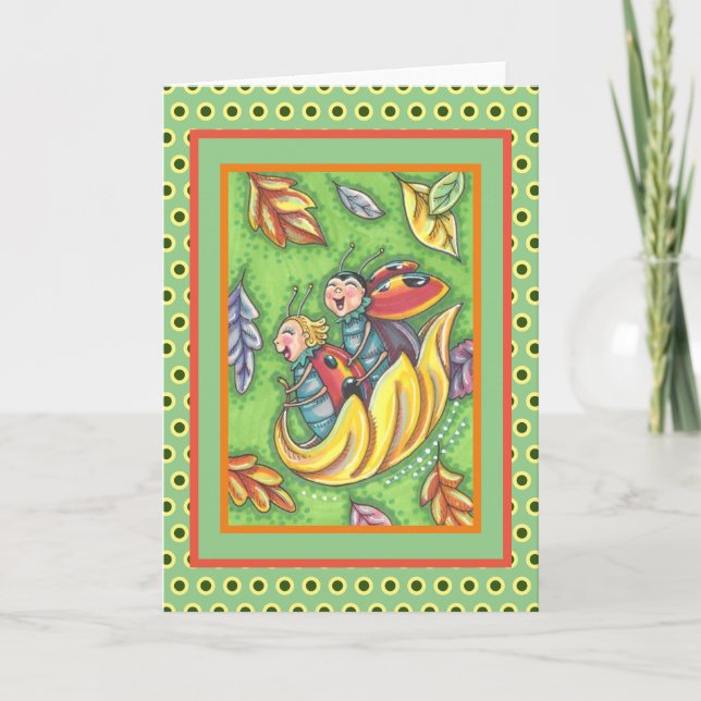 CARTÃO DE AGRADECIMENTO LADYBUGS ESTÁ DIRIGINDO SOBRE AS FOLHAS DO OUTONO, (Frente)