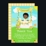 Cartão De Agradecimento Lemonade Stand Birthday Dark Skin Boy<br><div class="desc">Este cartões de agradecimentos bonito e caprichoso apresenta um filho de cabelo preto com pele escura num suporte de limonada amarela que é decorado com flores e beliche. Ao fundo está um céu azul, sol e borboletas. O texto combina fontes decorativas e sans serif para um aspecto na moda e...</div>