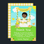 Cartão De Agradecimento Lemonade Stand Birthday Dark Skin Boy<br><div class="desc">Este cartões de agradecimentos bonito e caprichoso apresenta um filho de cabelo preto com pele escura num suporte de limonada amarela que é decorado com flores e beliche. Ao fundo está um céu azul, sol e borboletas. O texto combina fontes decorativas e sans serif para um aspecto na moda e...</div>