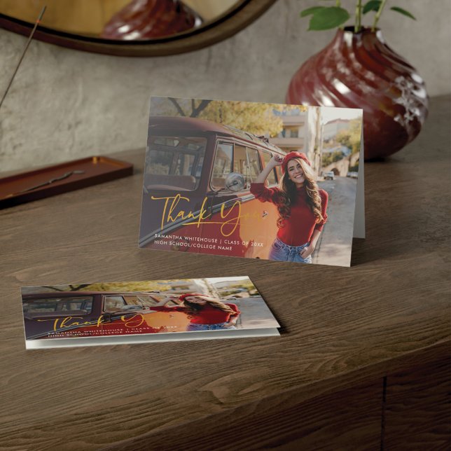 Cartão De Agradecimento Letra de Mão de Script de Foto Graduação 2025 (Graduation Photo Script Class of 2024 Thank You Card)