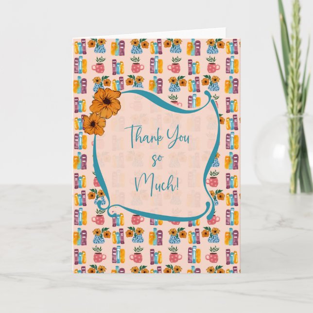 Cartão De Agradecimento Livros empilhados com Flor e Mug de Café (Frente)