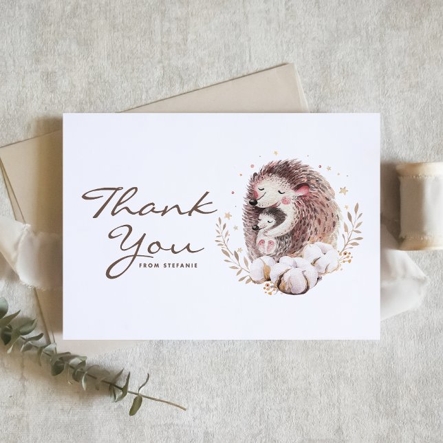 Cartão De Agradecimento Mamãe Boho e Chá de fraldas da Floresta Bebê Hedge (Woodland theme baby shower thank you card featuring watercolor mommy and baby hedgehog and foliage.)