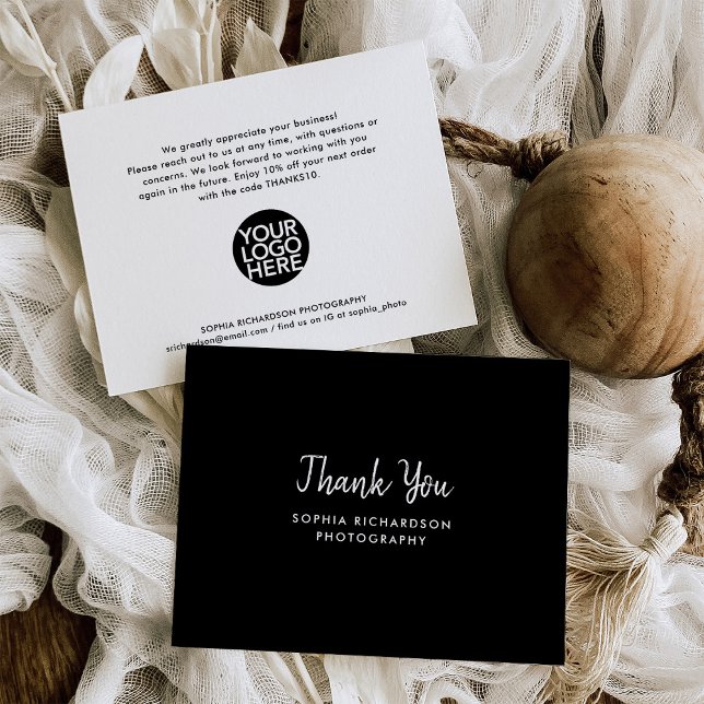 Cartão De Agradecimento Manuscrito preto moderno | Pequenas empresas (A modern, black and white small business thank you card with your logo)