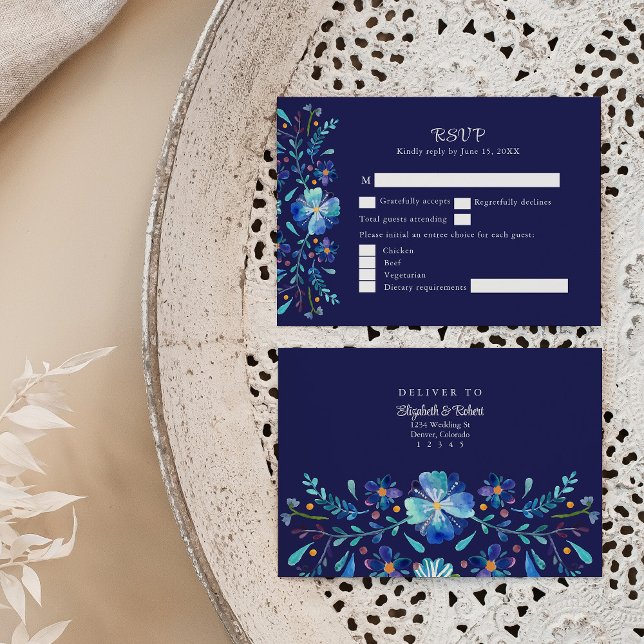 Cartão De Agradecimento Marinho Azul Mexicano Floral Fiesta Weding RSVP Ca (Navy Blue Mexican Floral Fiesta Wedding RSVP Card on a neutral boho wedding table.)
