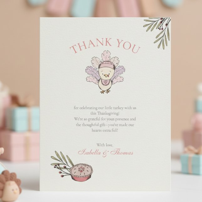 Cartão de Agradecimento Menina de Outono Pequena P (Fall Little Turkey Thank You Cards. Cute Gingham Feathers Thankful Baby Shower or Thanksgiving Cards)