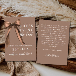 Cartão De Agradecimento Mocha Brown Ela Está Amarrando O Nó Arco Chuveiro