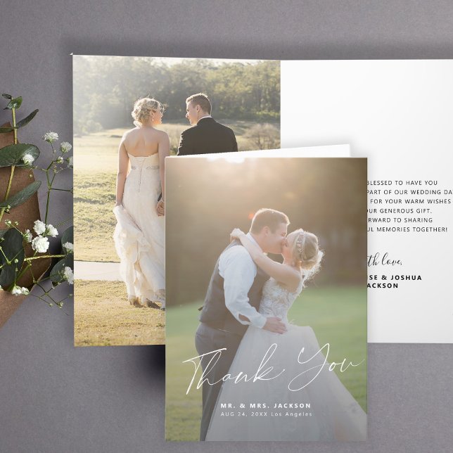 Cartão De Agradecimento Noiva de caligrafia elegante e casamento de fotos  (Criador carregado)