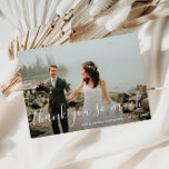Cartão De Agradecimento obrigado de casamento de belo roteiro<br><div class="desc">Um belo design de roteiro com uma imagem maravilhosa da noiva e do noivo. A imagem e a cor e o texto da nova versão podem ser personalizados. Adicione um obrigado pessoal que você envia no verso.</div>