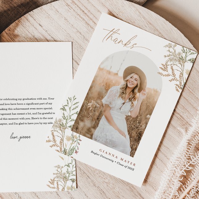 Cartão De Agradecimento Obrigado pela Foto de Formatura da Meadow Botanica (Meadow Botanicals Graduation Photo Thank You)