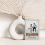 Cartão De Agradecimento Obrigado pelo moderno roteiro de cinzas<br><div class="desc">Cinza e cartões de agradecimentos de fotos de casamento simples e contemporâneo. Design moderna e incrível. Parte de uma suíte.</div>