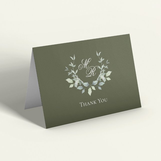 Cartão De Agradecimento Olive Verde Casamento Script Monograma Agradecimen (Olive green monogram wedding thank you card with botanical wreath and elegant script)