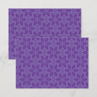 Papel branco de embrulho com padrão repetitivo de