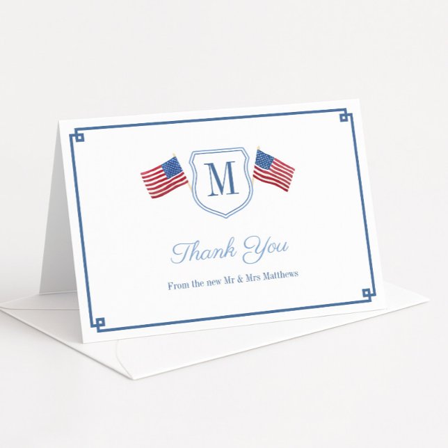 Cartão De Agradecimento Pasta Vermelha Elegante, Branca E Monograma Azul (Patriotic red white and blue thank you card design with a monogram crest featuring the American flag)