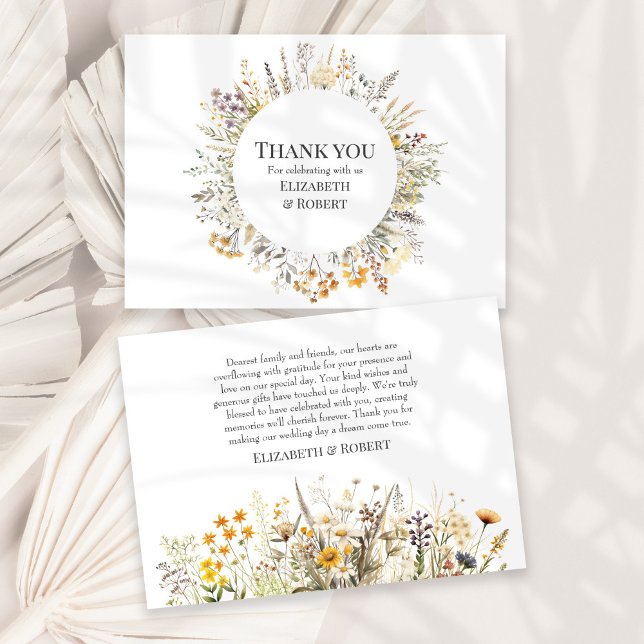 Cartão De Agradecimento Peach Wildflower Meadow Wedding (Peach Wildflower Meadow Wedding Thank You Card on a sunny white table with neautral dry palm leaf.)