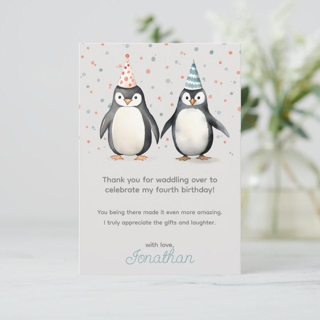 Cartão De Agradecimento Pinguins de festa, venham para o aniversário das c (Em pé/Frente)