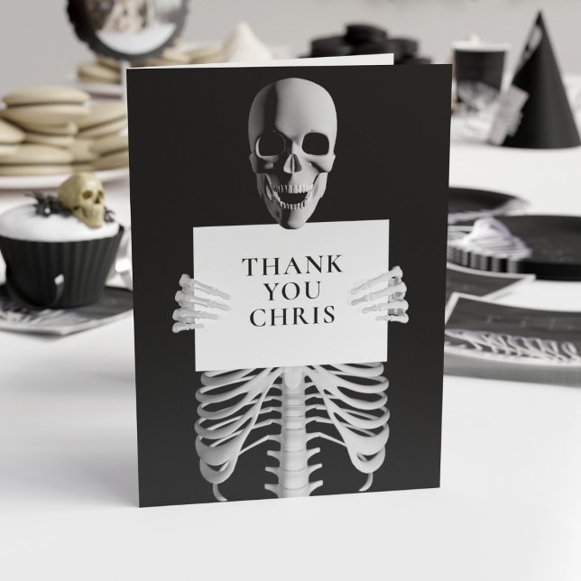 Cartão De Agradecimento Preto Personalizado do Esqueleto Spookie do Hallow (A skeleton themed thank you card for those times that you need one)