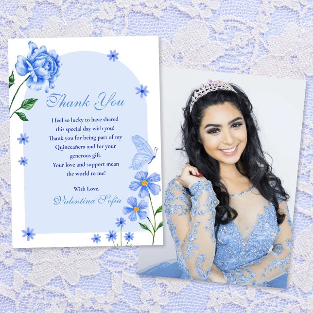 Cartão De Agradecimento Rosas de Quinceañera e Borboletas (Baby Blue Quinceañera Roses and Butterflies Photo Thank You Card)