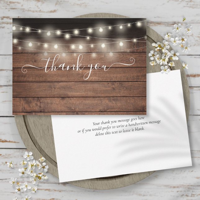 Cartão De Agradecimento Script Elegante De Madeira Rústica Das Luzes De Co (String Lights Rustic Wood Elegant Script Thank You Card)