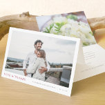 Cartão De Agradecimento Simples casamento de fotos e Obrigados modernos<br><div class="desc">Este simples modelo de cartões de agradecimentos de casamento de fotos na moda apresenta os seus nomes e datas abaixo da sua foto, juntamente com 'AMOR & OBRIGADOS realçados em uma elegante sombra de burgundy. Você pode optar por alterar a fonte, a pontuação ou a cor usadas para vários elementos...</div>