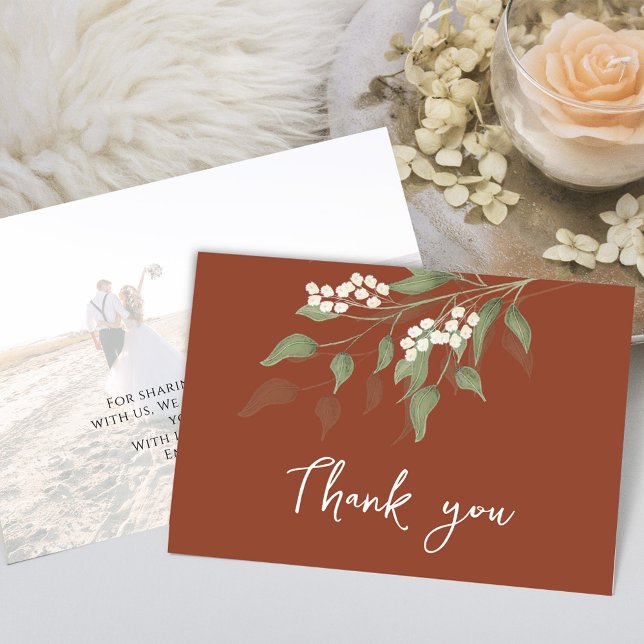 Cartão De Agradecimento Terracotta Obrigado Calliografia Verde Floral (Simple terracotta floral wedding thank you card with a photo template. )