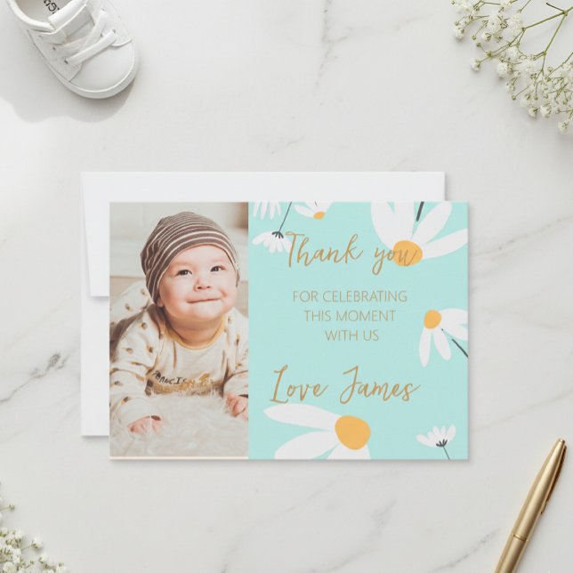 Cartão De Agradecimento Thank you card template with photo of Daisy, blue  (Criador carregado)