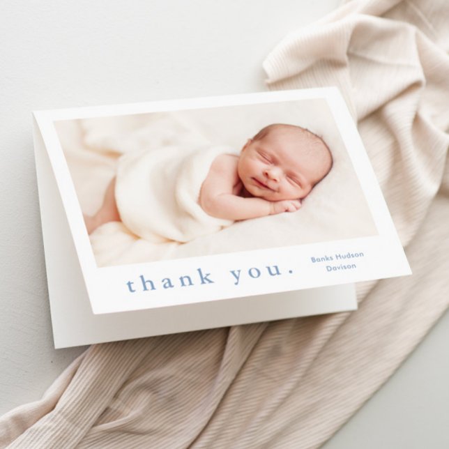 Cartão De Agradecimento Tipo simples Photo Baby (Simple typography blue boys baby photo thank you card.)