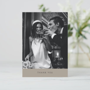 Cartão De Agradecimento Tipografia Moderna Minimalista Foto Casamento Bege