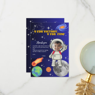 Cartão De Agradecimento V De Vitória V De Diversão Astronauta Menino Anive
