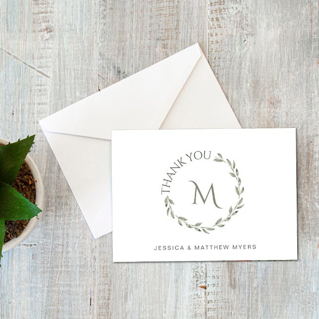 Cartão De Agradecimento Vertical Wreath Elegante com Monograma e Nomes (Criador carregado)